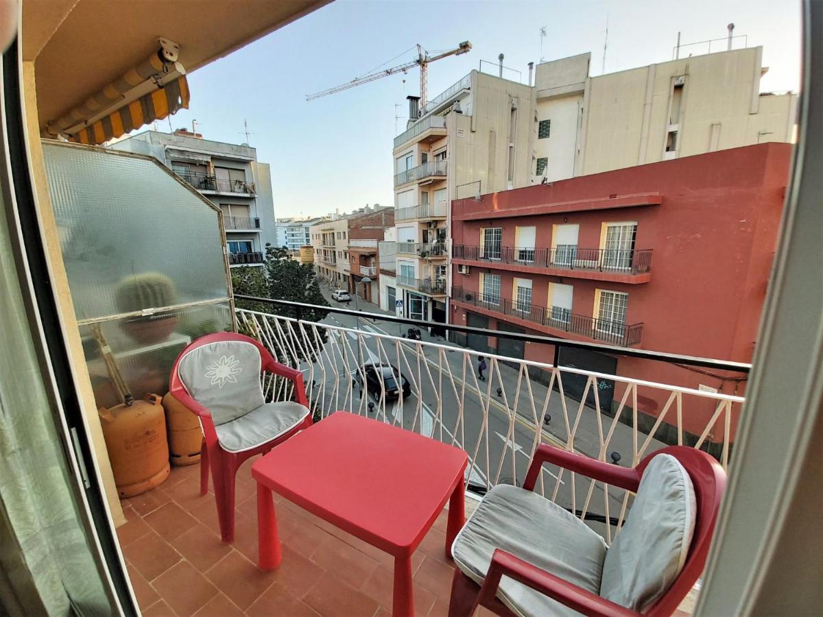 Diana Apartamento Con Terraza Muy Cerca Del Mar Пинеда-де-Мар Экстерьер фото