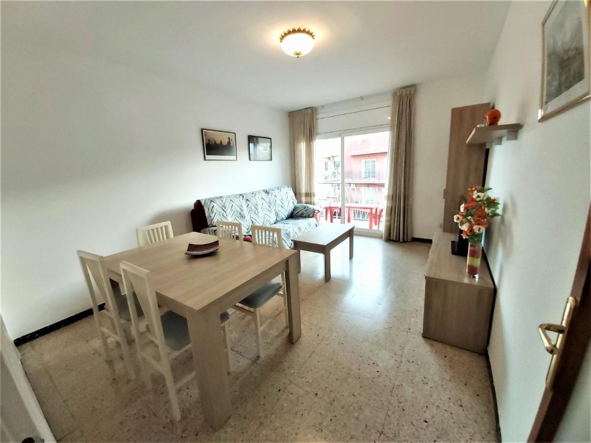 Diana Apartamento Con Terraza Muy Cerca Del Mar Пинеда-де-Мар Экстерьер фото